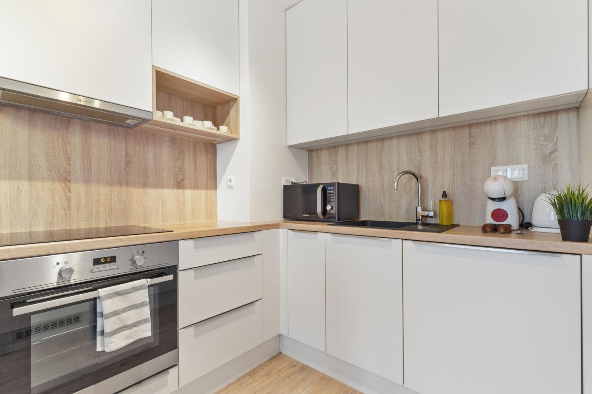 Lam Safari - Balcony - Ac - Free Parking Apartment Братислава Екстериор снимка