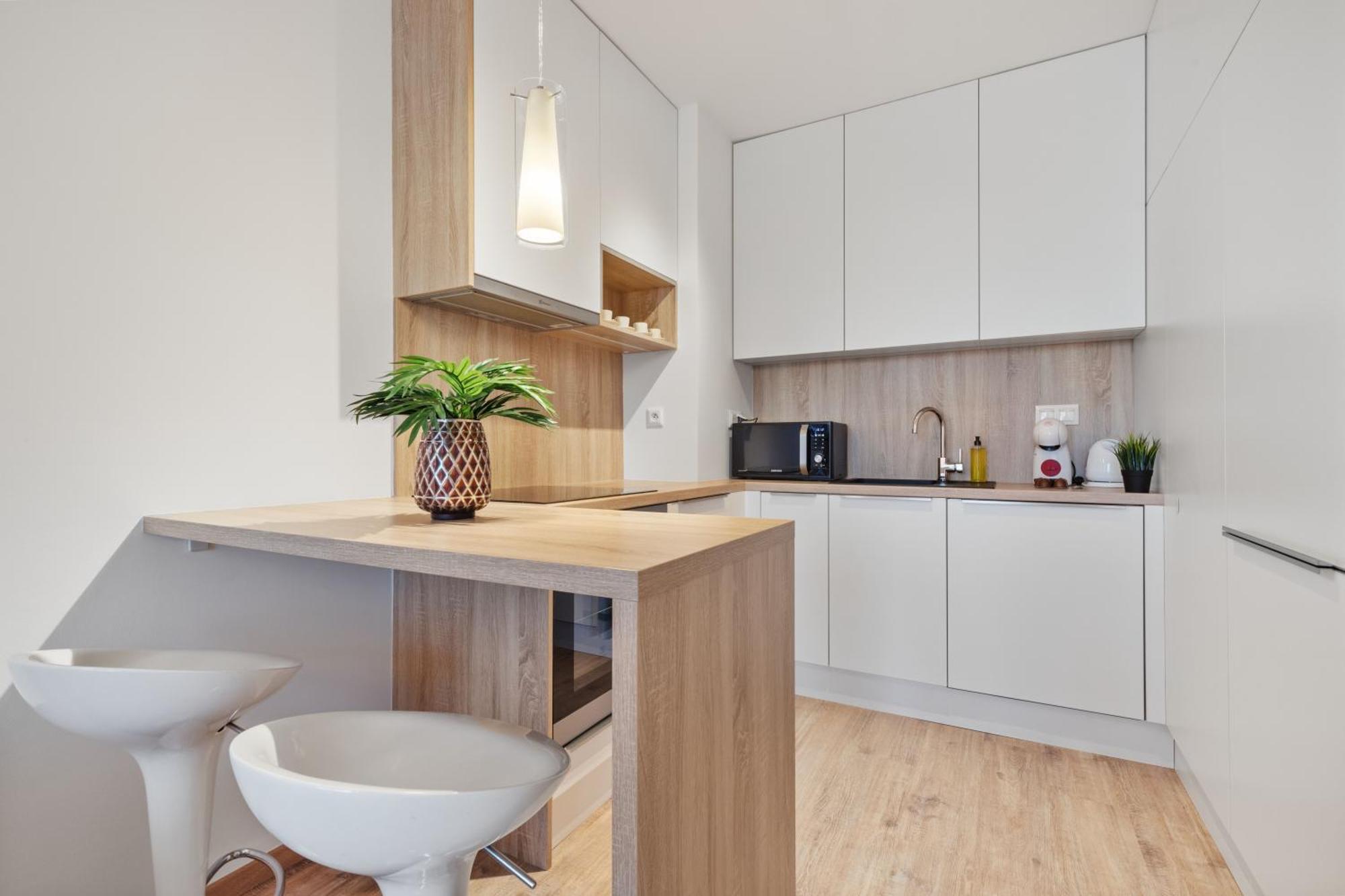 Lam Safari - Balcony - Ac - Free Parking Apartment Братислава Екстериор снимка
