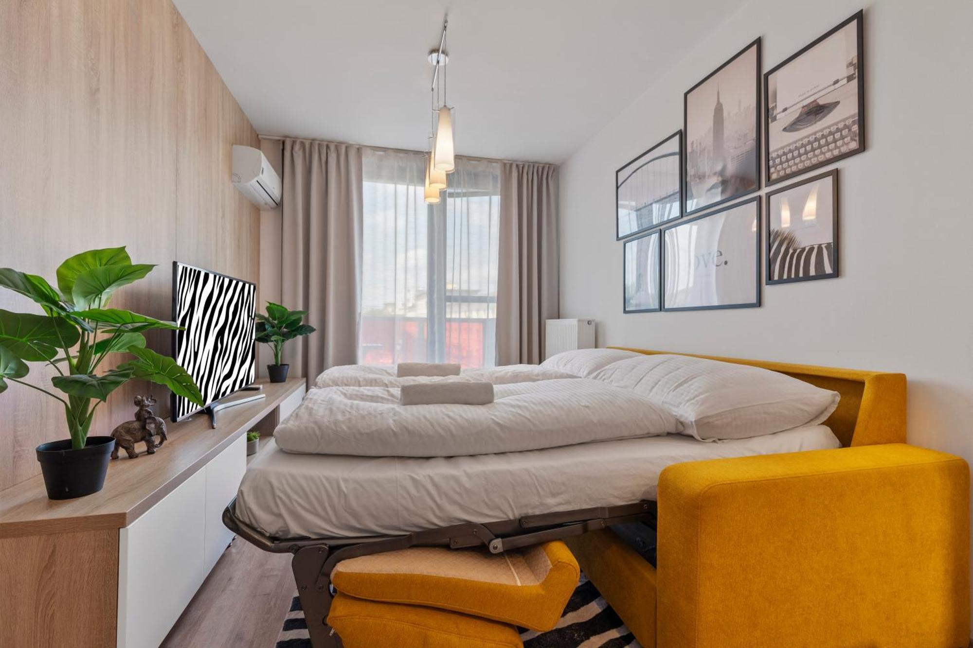Lam Safari - Balcony - Ac - Free Parking Apartment Братислава Екстериор снимка