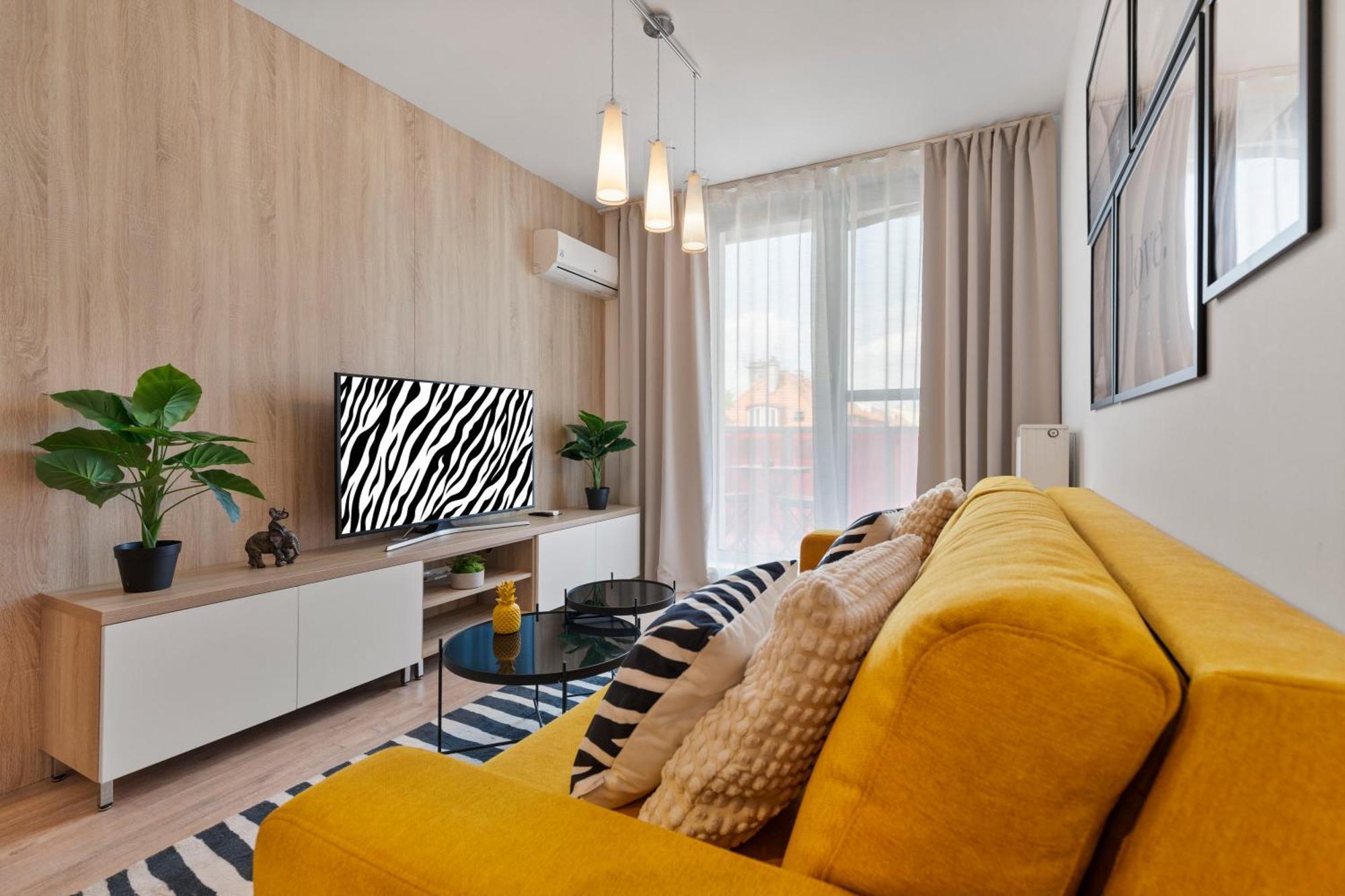 Lam Safari - Balcony - Ac - Free Parking Apartment Братислава Екстериор снимка